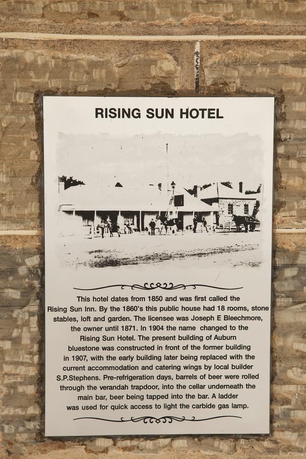 The Rising Sun Hotel Auburn Extérieur photo
